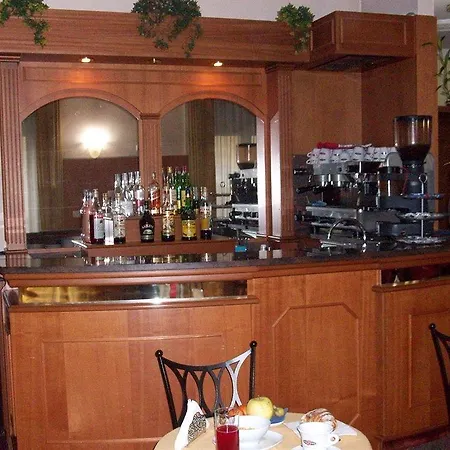 Royal Hotel 3*